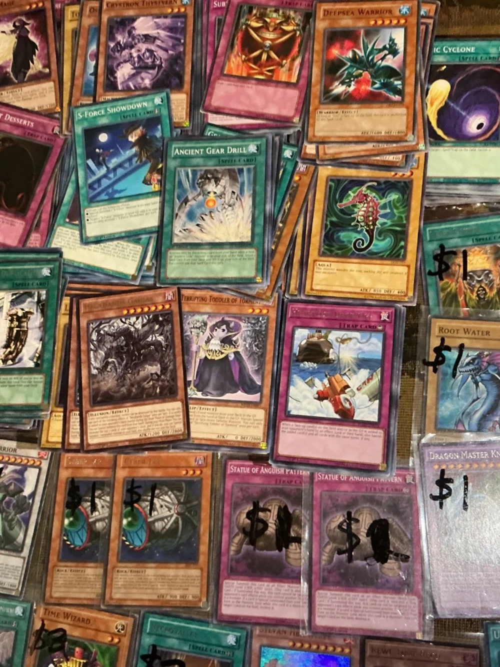 2500+ Konami Yugioh Cards 1st Edition & Unlimited Mostly regular but some Foils